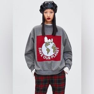 Zara x Peanuts Collab Snoopy Sweatshirt Size S